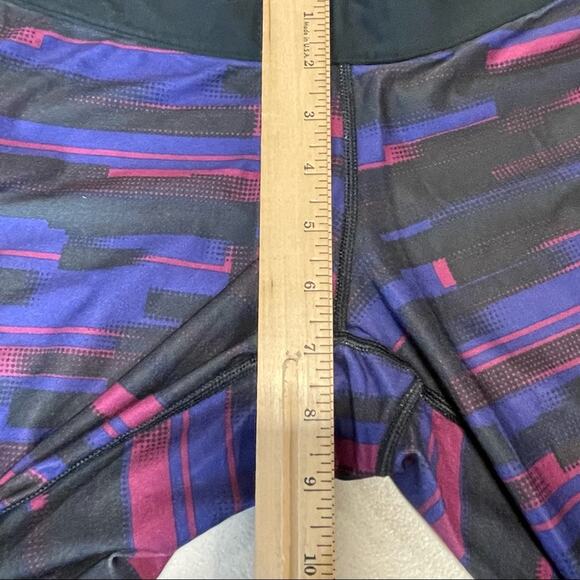 Nike Dri-Fit Crop Leggings Size Small Black and Purple‎ - Picture 9 of 10